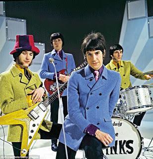 Hoy cumple 75 años Raymond Douglas Davies. Hoy cumple 75 años Raymond Douglas Davies.