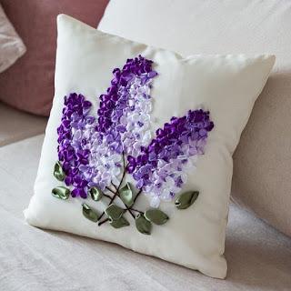 Aprende cómo hacer cojines bordados con flores de listón Aprende cómo hacer cojines bordados con flores de listón