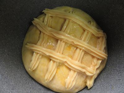En los cortes poner crema pastelera Larpeira de San Juan (Bolla de anís) olla GM