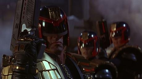 Judge Dredd (1995): Reseña