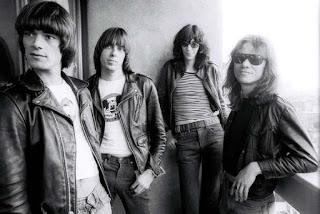 Ramones - I wanna be sedated (1978)