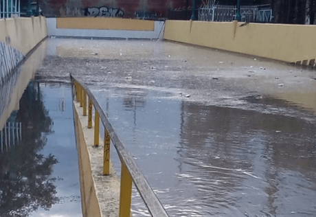 Lluvia genera inundaciones en colonias de Soledad y SLP