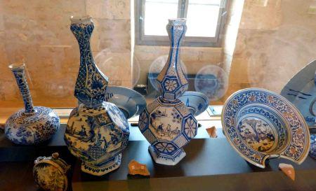 Las botellas de cerámica poliédrica en Nevers