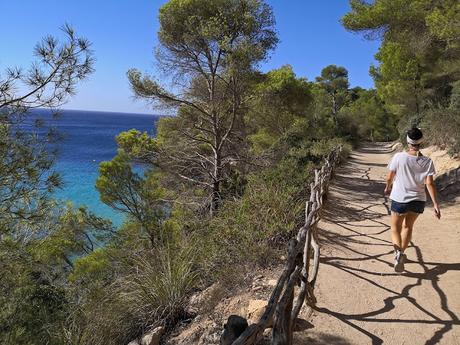 CALAS DE MENORCA: Mitjana,Trebuléger,Fustam y Escorxada.