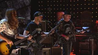 Neil Young & Promise of the Real - Like A Hurricane (Live at Farm Aid 2017)