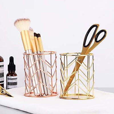 Kit de toda influencer que se precie (porque posturear de vez en cuando no está mal) Kit de toda influencer que se precie (porque posturear de vez en cuando no está mal)