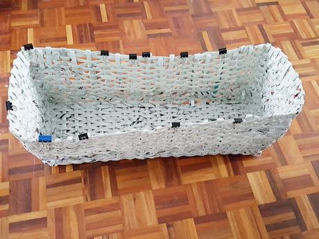CESTA RECICLADA CON PERIODICOS VIEJOS CESTA RECICLADA CON PERIODICOS VIEJOS