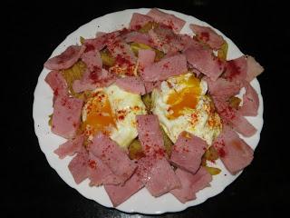 HUEVOS ROTOS A LA GALLEGA