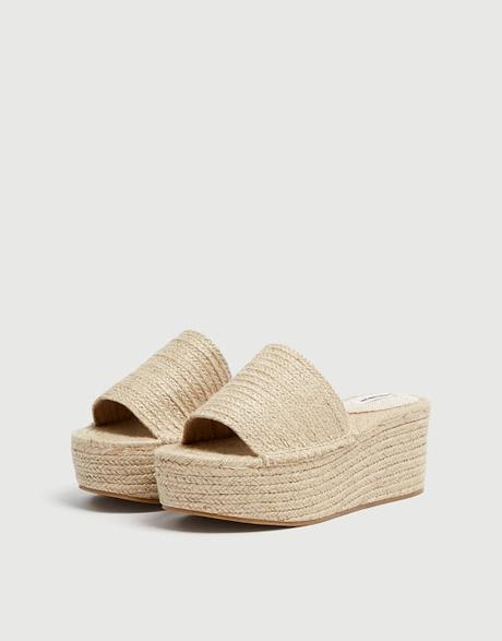 SUMMER TRENDS; SANDALIAS DE RAFIA.-