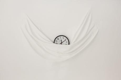 ▷ Visitando el Museo Moco en Amsterdam FALLING-CLOCK_wide_hd2-min-e1545651047464 ▷ Visitando el Museo Moco en Amsterdam