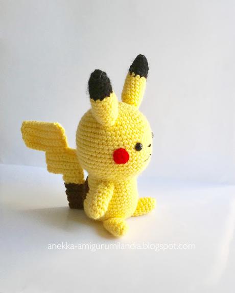 pikachu amigurumi crochet