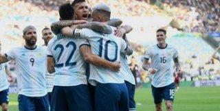 Argentina gana a Venezuela y clasifica a las semifinales de la Copa América