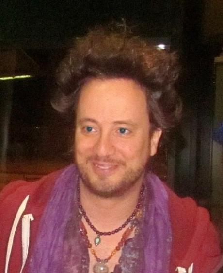 Antiguos extraterrestres: la religión del siglo XXI, y el cáncer que estropea toda divulgación Giorgos Tsoukalos, uno de los ¿expertos? de la serie documental Ancient Aliens