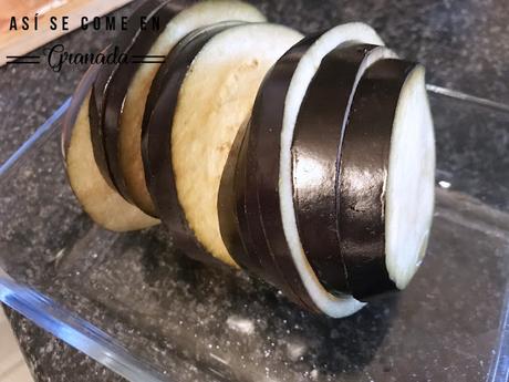 Libritos de berenjenas y roquefort