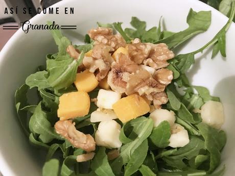 Ensalada agridulce con vinagreta de frambuesas. Juego de blogueros 2.0 Ensalada agridulce con vinagreta de frambuesas. Juego de blogueros 2.0