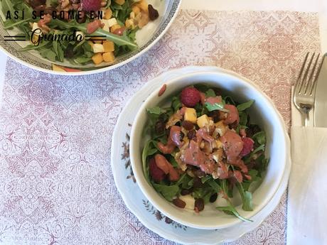 Ensalada agridulce con vinagreta de frambuesas. Juego de blogueros 2.0 Ensalada agridulce con vinagreta de frambuesas. Juego de blogueros 2.0