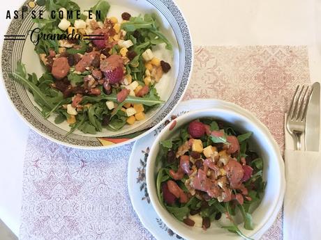 Ensalada agridulce con vinagreta de frambuesas. Juego de blogueros 2.0 Ensalada agridulce con vinagreta de frambuesas. Juego de blogueros 2.0