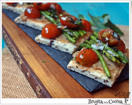 Tosta de trigueros y cherrys Tosta de trigueros y cherrys