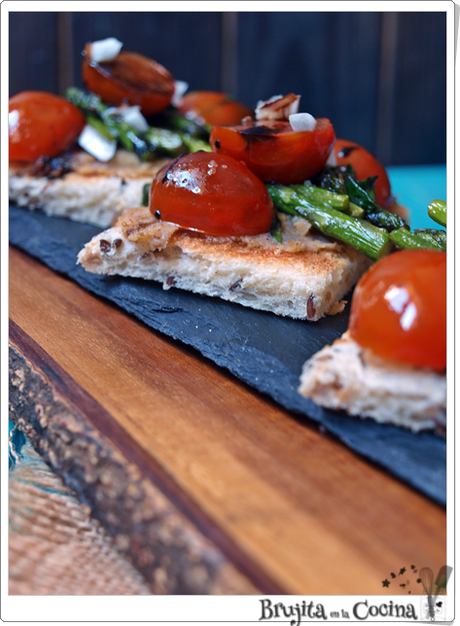 Tosta de trigueros y cherrys Tosta de trigueros y cherrys