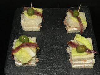 CANAPÉS DE ATÚN Y ANCHOAS