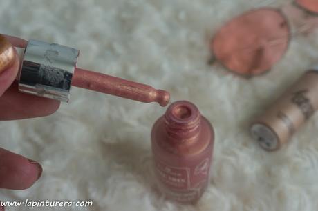 Dos iluminadores low cost líquidos 06 aplicador essence