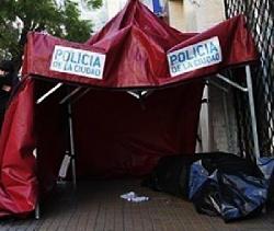 Buenos aires: Muere por el frío hombre que dormía en la calle a 5 cuadras de la Casa de Gobierno