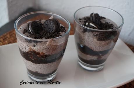 Vasitos con crema de galletas oreo