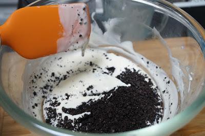 Vasitos con crema de galletas oreo