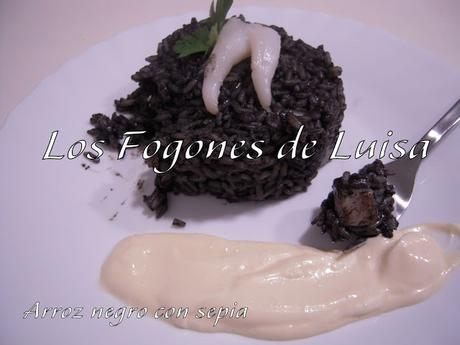 ARROZ NEGRO CON SEPIA Y ALIOLI DE ALCACHOFA