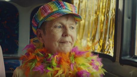 Esta emotiva campaña une a varias generaciones LGTBIQ+ para celebrar el Orgullo