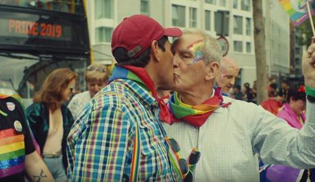 Esta emotiva campaña une a varias generaciones LGTBIQ+ para celebrar el Orgullo