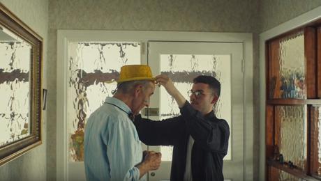 Esta emotiva campaña une a varias generaciones LGTBIQ+ para celebrar el Orgullo