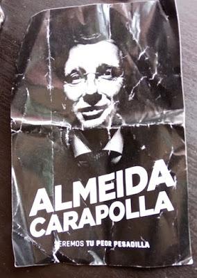 Multa por llevar una pegatina de ‘Almeida carapolla’ en las fiestas de Vicálvaro.