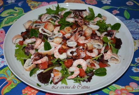 Ensalada fría de marisco a la parrilla