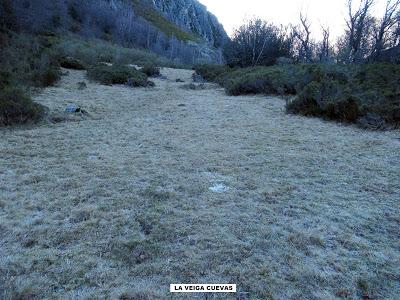 La Foceicha-Las Navariegas-La Piedra-El Cuernu l´Aguil-Cuevas