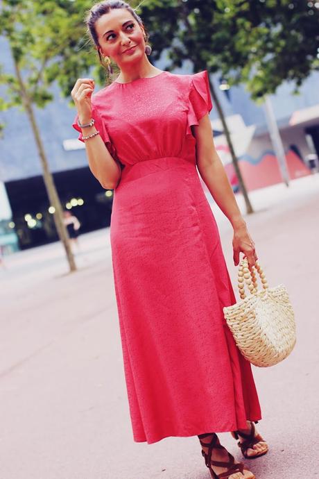 Con vestido largo en el Fórum