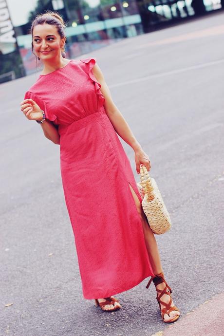 Con vestido largo en el Fórum