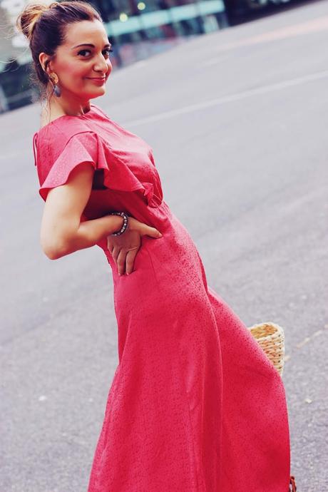 Con vestido largo en el Fórum