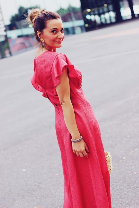 Con vestido largo en el Fórum