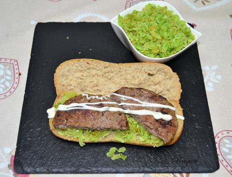 Snack de escamas de arroz verde frito