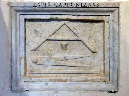 Lápidas geométricas romanas en el Capitolio de Roma