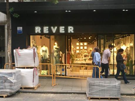 La imagen puede contener: una o varias personas