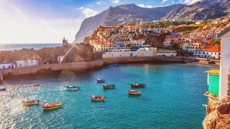 Descubre los destinos ideales para mayores de 60 años Destinos-con-playa-Algarve-Creta-y-Corcega-son-algunos-de Descubre los destinos ideales para mayores de 60 años