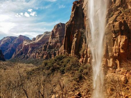 weeping-rock-zion-national-park ▷ Comente sobre la Guía definitiva de cosas que hacer en el Parque Nacional Zion (por primera vez) por Rachel Rodda