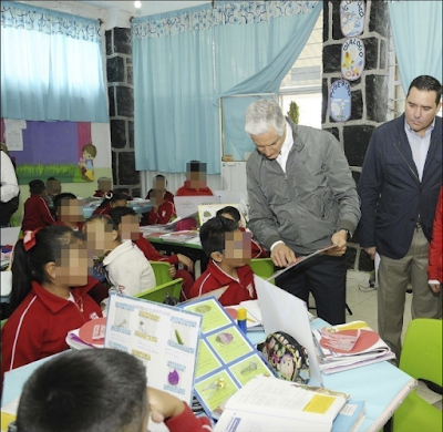 ENTREGA ALFREDO DEL MAZO MOBILIARIO ESCOLAR EN PRIMARIA Entrega alfredo mazo mobiliario escolar primaria