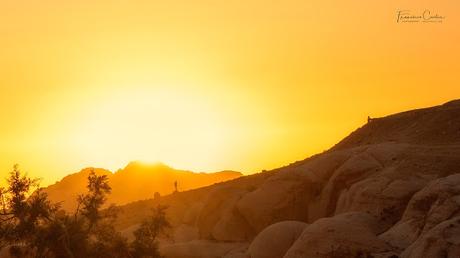 Atardecer en las montañas de Áqaba, de camino a Wadi Musa - Petra. Abuelohara_Viajes_Jordania