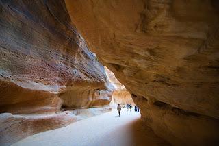El Siq es uno de los espacios más llamativos de las montañas de Petra. Viajes_Abuelohara_Jordania