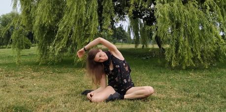 5 estiramientos para evitar el dolor lumbar por sufisiocoruña. 5 estiramientos para evitar el dolor lumbar por sufisiocoruña.