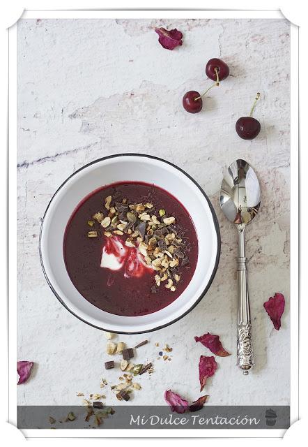 Crema fría de Cerezas con Topping Crujiente