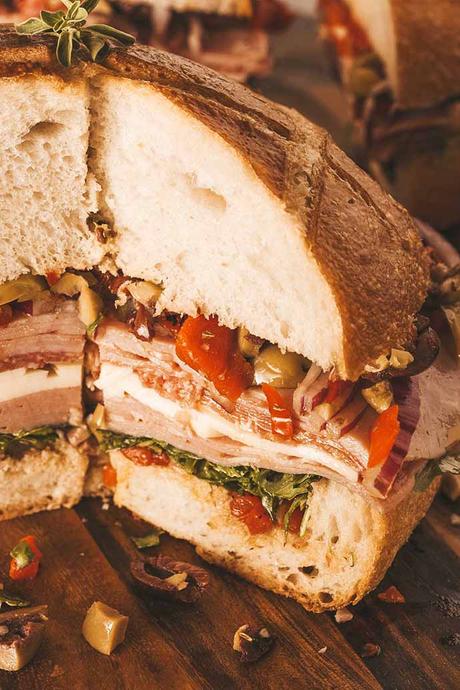 New-Orleans-Local-Foods_moufaletta-sandwich ▷ 10 alimentos locales para probar en Nueva Orleans
